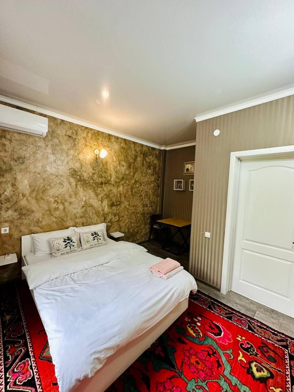 Art House Sweet Home Shymkent Esterno foto