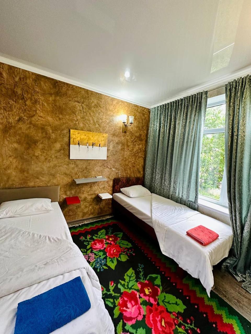 Art House Sweet Home Shymkent Esterno foto